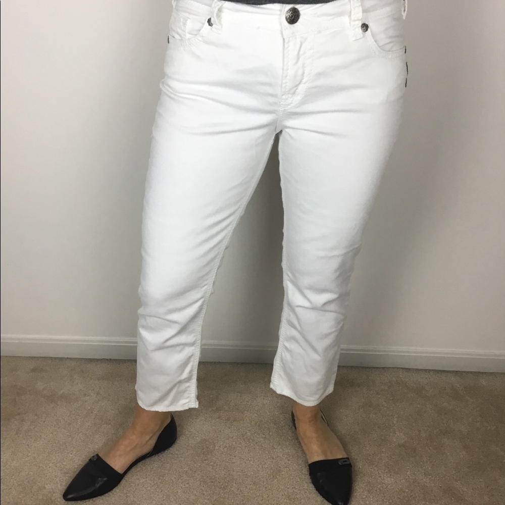 White cropped jeans